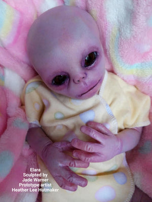 Elara Baby Alien Vinyl Kit