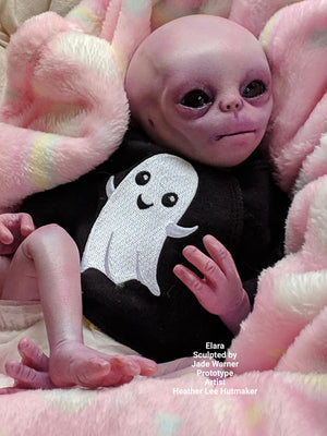 Elara Baby Alien Vinyl Kit