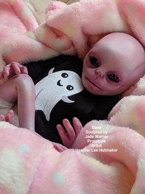 Elara Baby Alien Vinyl Kit